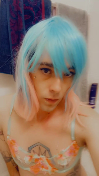 CarmenMelatonin: Awek bikini cosplay