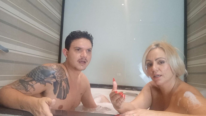 samuka ventura: Bathtub with inês Ventura