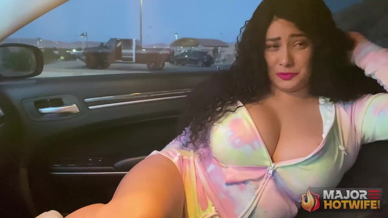 Rome Major Hot Wife: ジョギングHotwife車に乗る