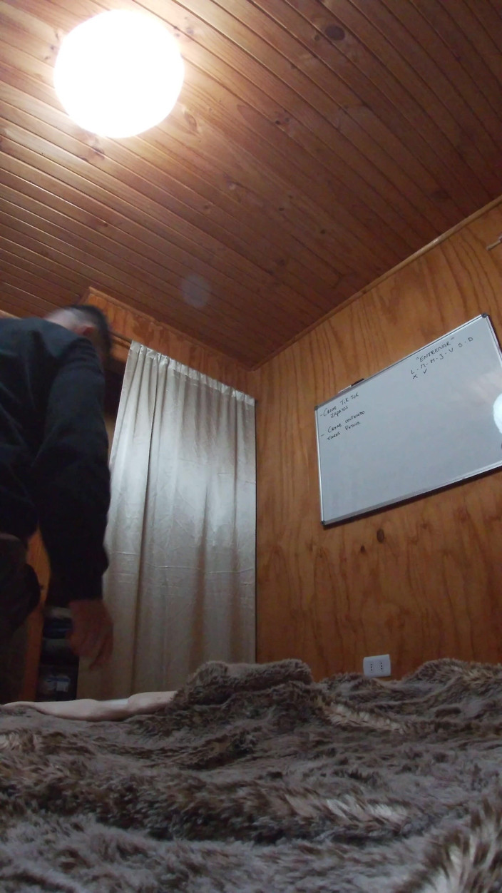 Hardnoisex: Aku lagi asik muasin memekku sendirian di kamar: ganti celana...