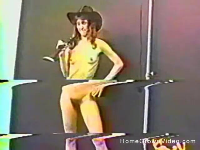 Homegrown Vintage: Deina and Friend Try Lesbian Sex