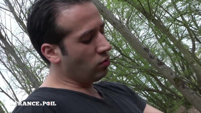 Girls Bang: 熟女布尔乔亚被加德纳在户外硬肛交