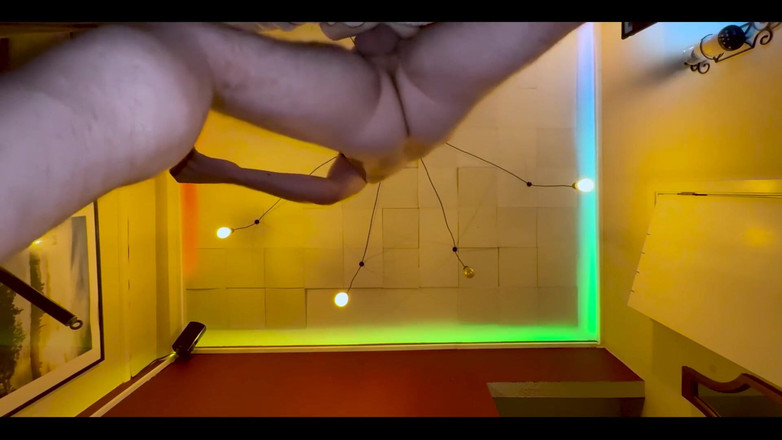 ScottyNaughty69: Berbaring di bawahku dan melihatku bercinta sampai aku menarik keluar...