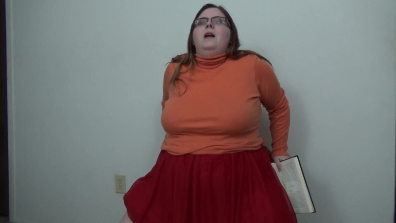 Miss Evanna: Velma reads &amp; rides