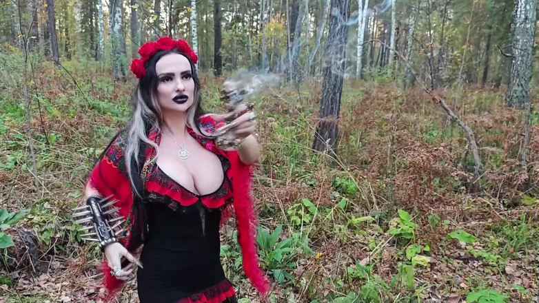 Princess18_: Lesní Čarodějnice Provádí Rituály, Svádí Chlapa a Šuká S Ním