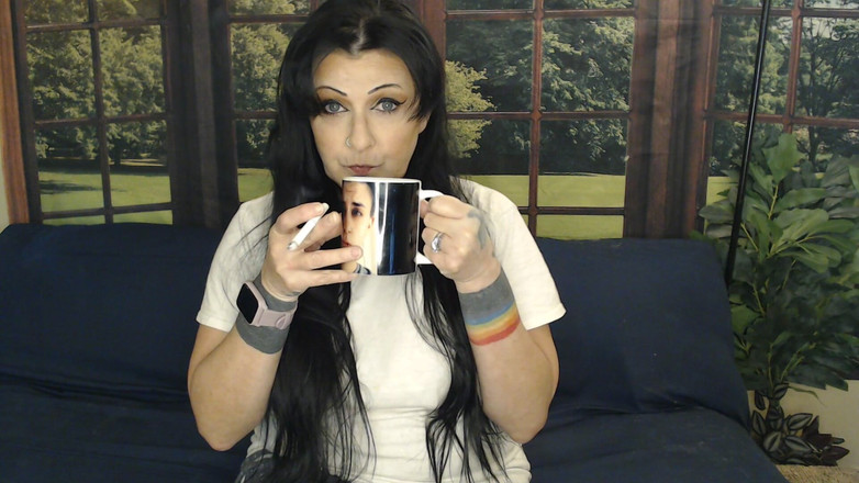 Abby Anna: Ranní kouř a káva