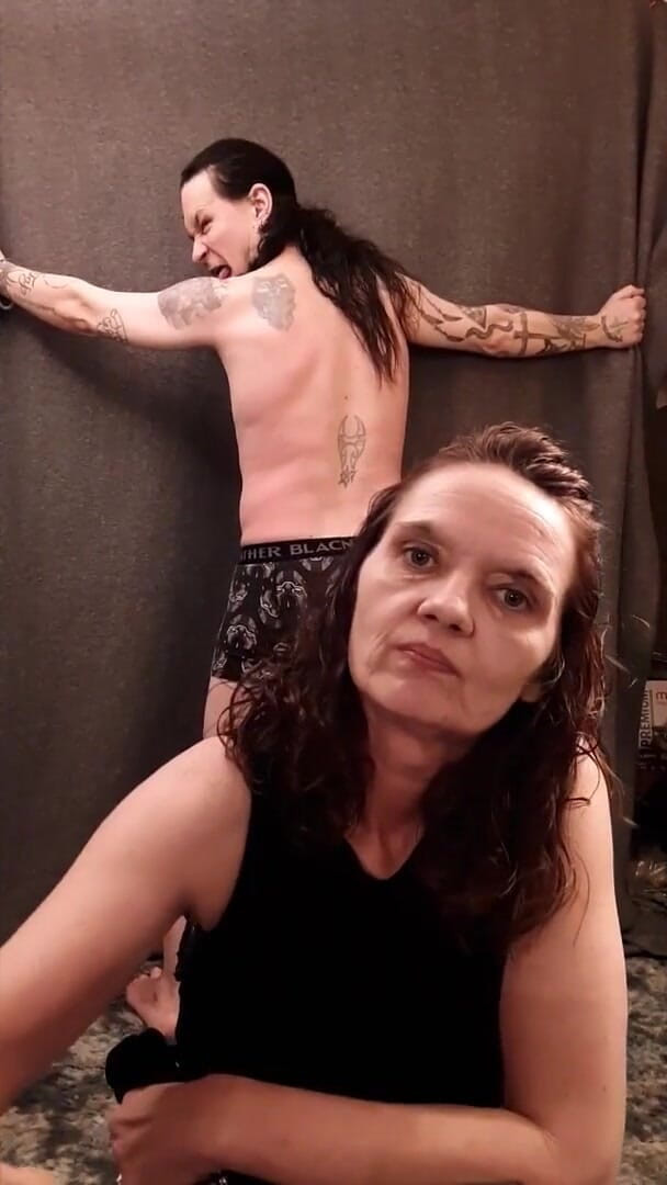 Gh0st781: Mestra Starry dá a Sadomasoquista Gh0st um pouco de amor..