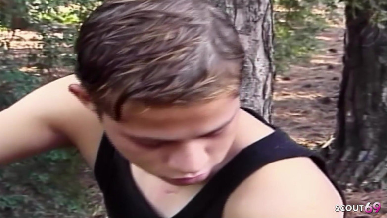 Shemale TS Collection: Blondynka Shemale daje facetom rimming i pieprzy ich analnie na...