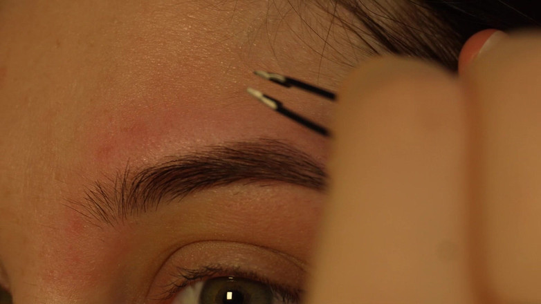 AmayaMori: Я собираюсь сорвать мои брови экстра близко с пинцетом для бровей, чтобы они выглядели хорошо, развлекайтесь :)