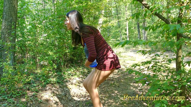 Pee Adventures: Sexy brunette stripping naked and pissing outdoor