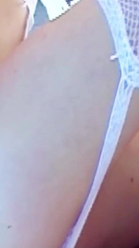 스타킹을 신은 핫한 트란니 야외에서 꽉 조이는 후장 따먹기