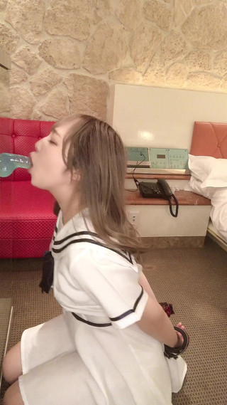 MilkyUni: Dildo great speed blowjob while restraine