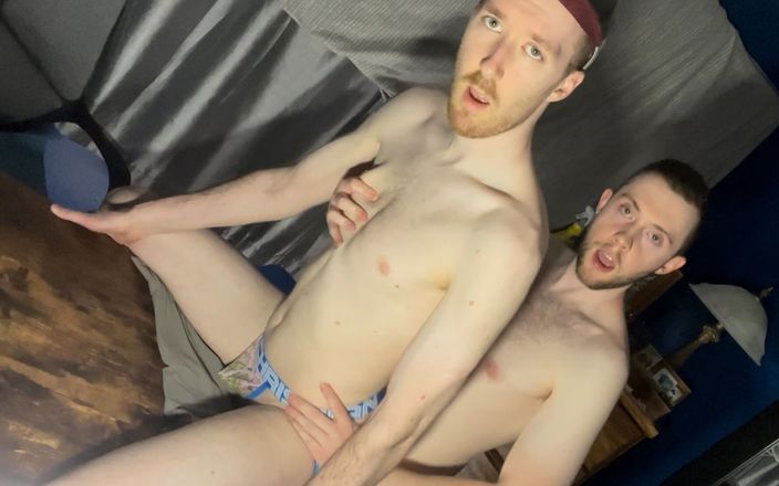 NorthernGaymerTwinks: Twink'in dölünü sikiyor