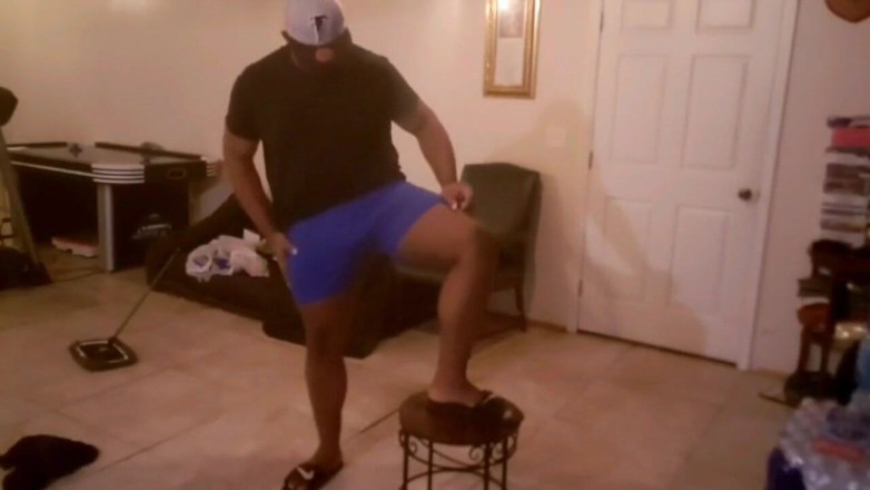 Blkbamaboi73: Big straight stud striping like a bitch