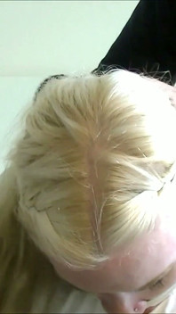 Hogtied blondine mond gesnoerd met slipje, balgag en microfoam-tape!