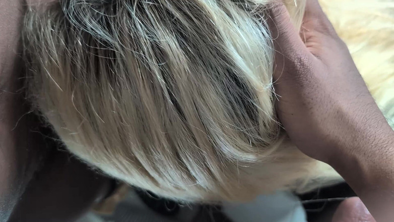 Trans and Co: Pretty Sissy Feasts trên hai con cặc đen lớn trước khi...