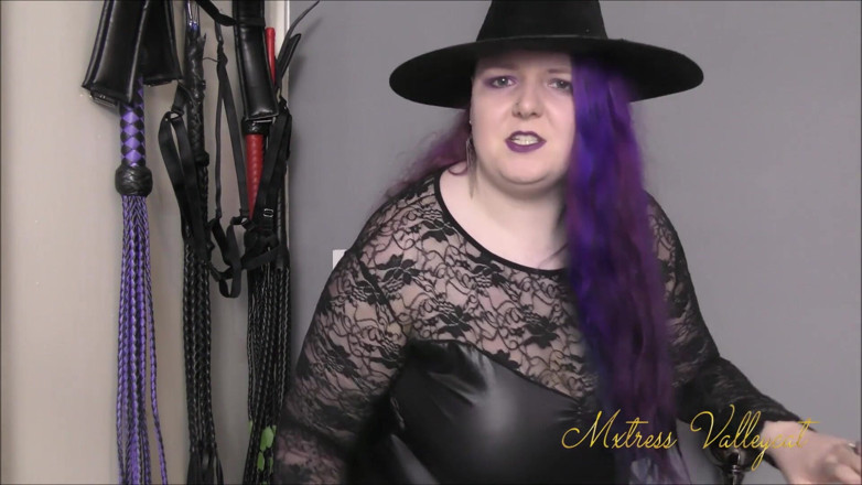 Mxtress Valleycat: Magically enhanced cunt busting
