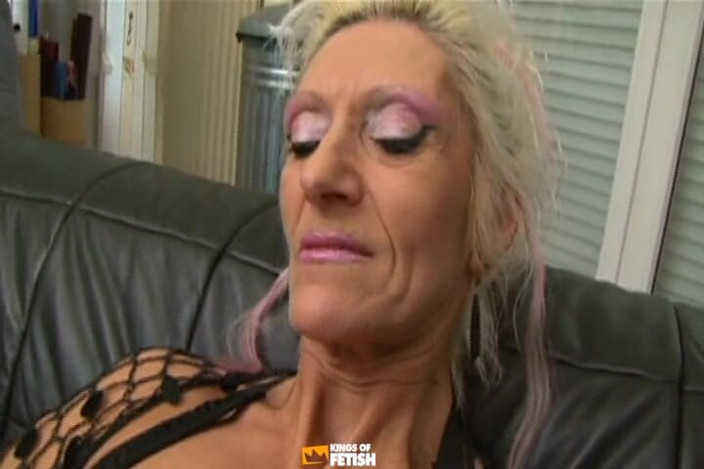 Inter-racial: Dirty Granny Gets Her Tight Holes Screwed by a Black...