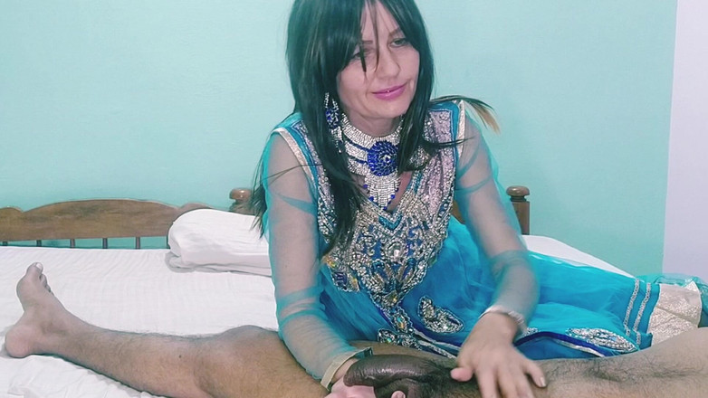 Bolly Karma: Gorgeous Girlfriend Love's BBC