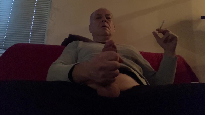 Alex Igogo: Fumând și masturbându-se