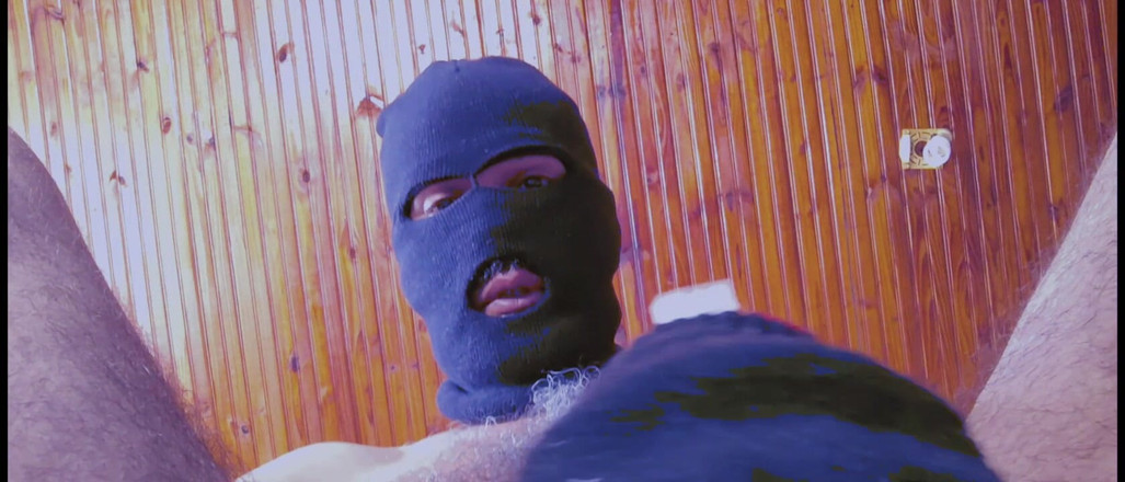 Stink HairyMale: Musikvideo, Hemlig Maskarado