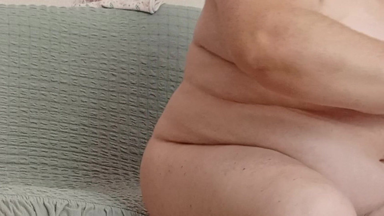 Zona901: Tchýně se nudí sama doma a frolics před kamerou