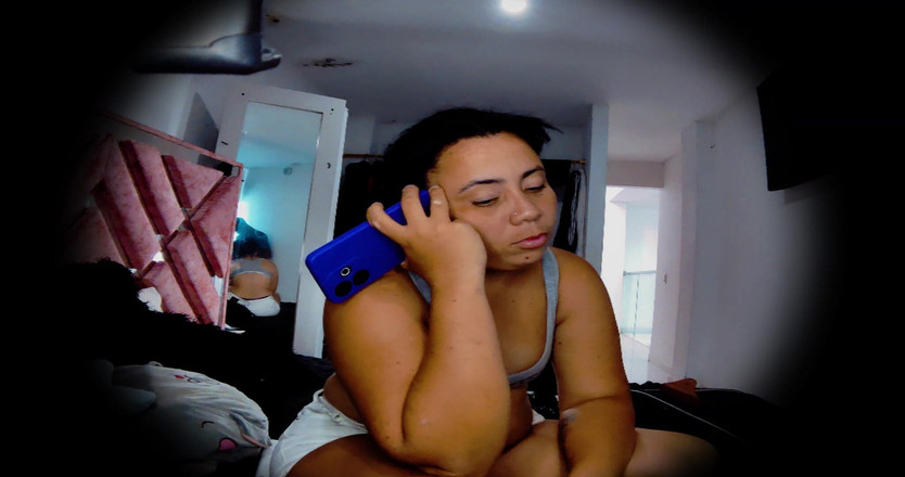 PABLO N3GROBAR: Nana si spoglia per lo Spettacolo