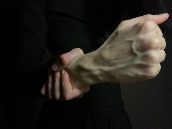Princess Aisha: Crazy Swollen Veins