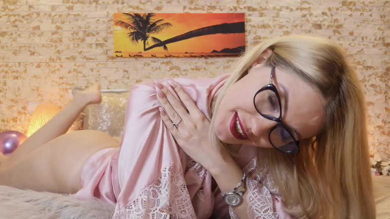 Erotic Tanya: Rogacz podczas kwarantanny - część 2