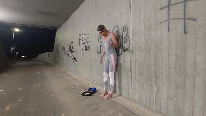 sweetfeet29: 夜に着替える