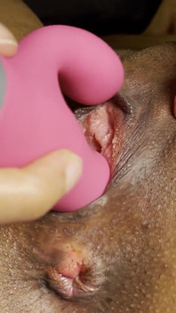Hot MILF Masturbates up-close