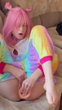 Stepsister Cums While Her Parents Are Not Home