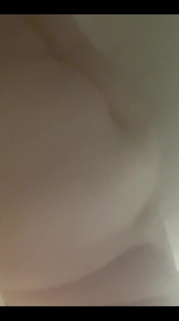 SexyBreedingBbw: Bbw gioca tra la doccia