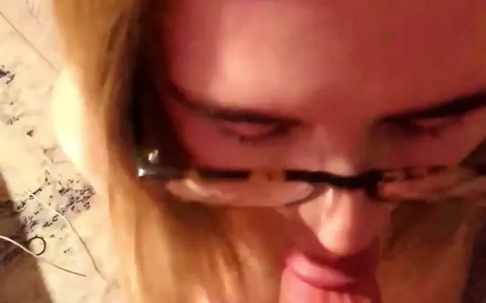 JessieHH: Watch Me Suck a Big Fat Dick and Take a...