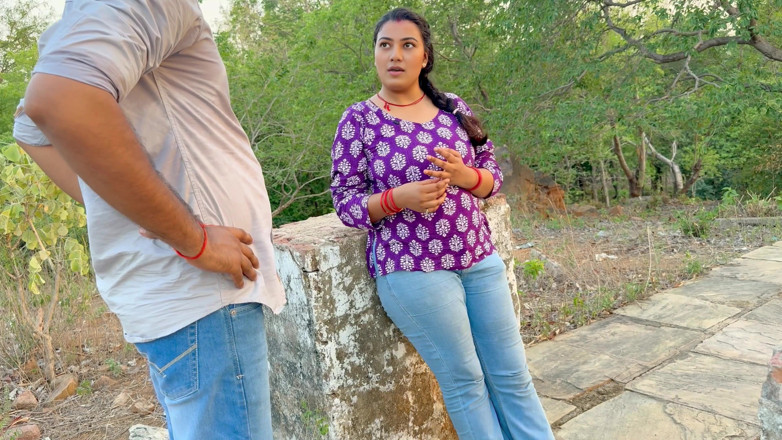 Hotty_ragini: Stranger Girl, Park Me Mili I'm Lucky Boy Mane Uske...