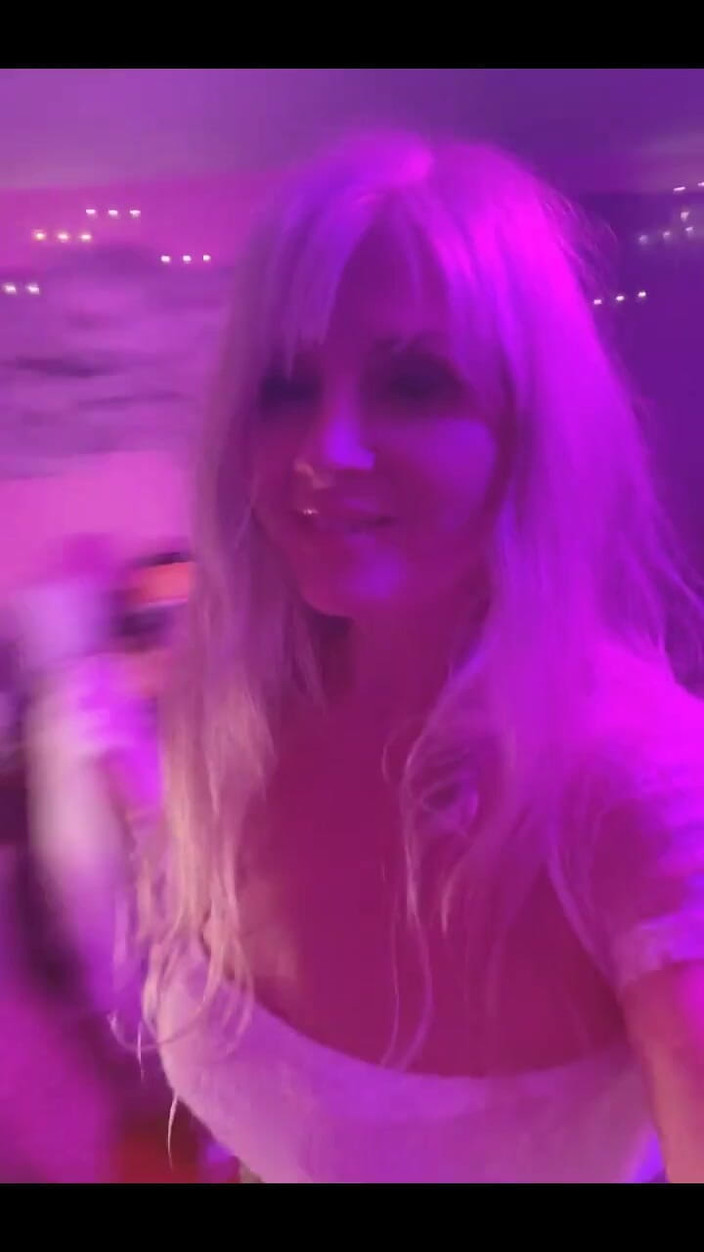 PaintedRose: Menari untukmu?