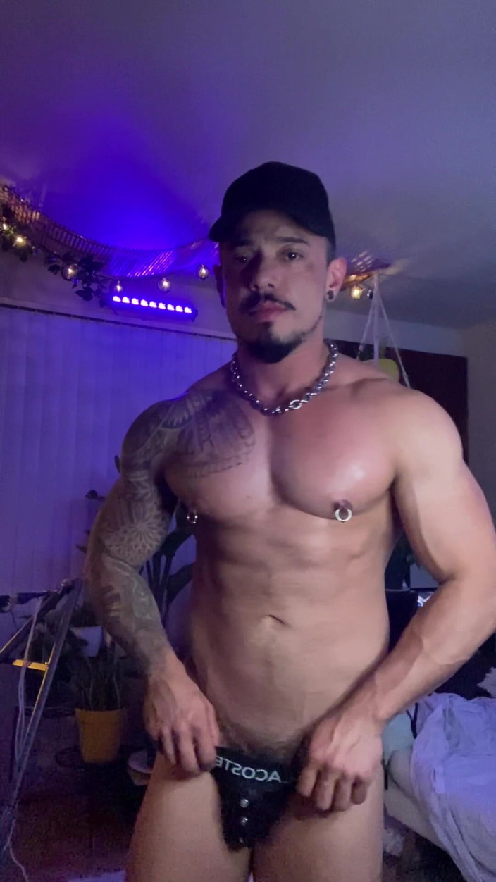 Reds and Muscles: Эй, М! Проверь меня!