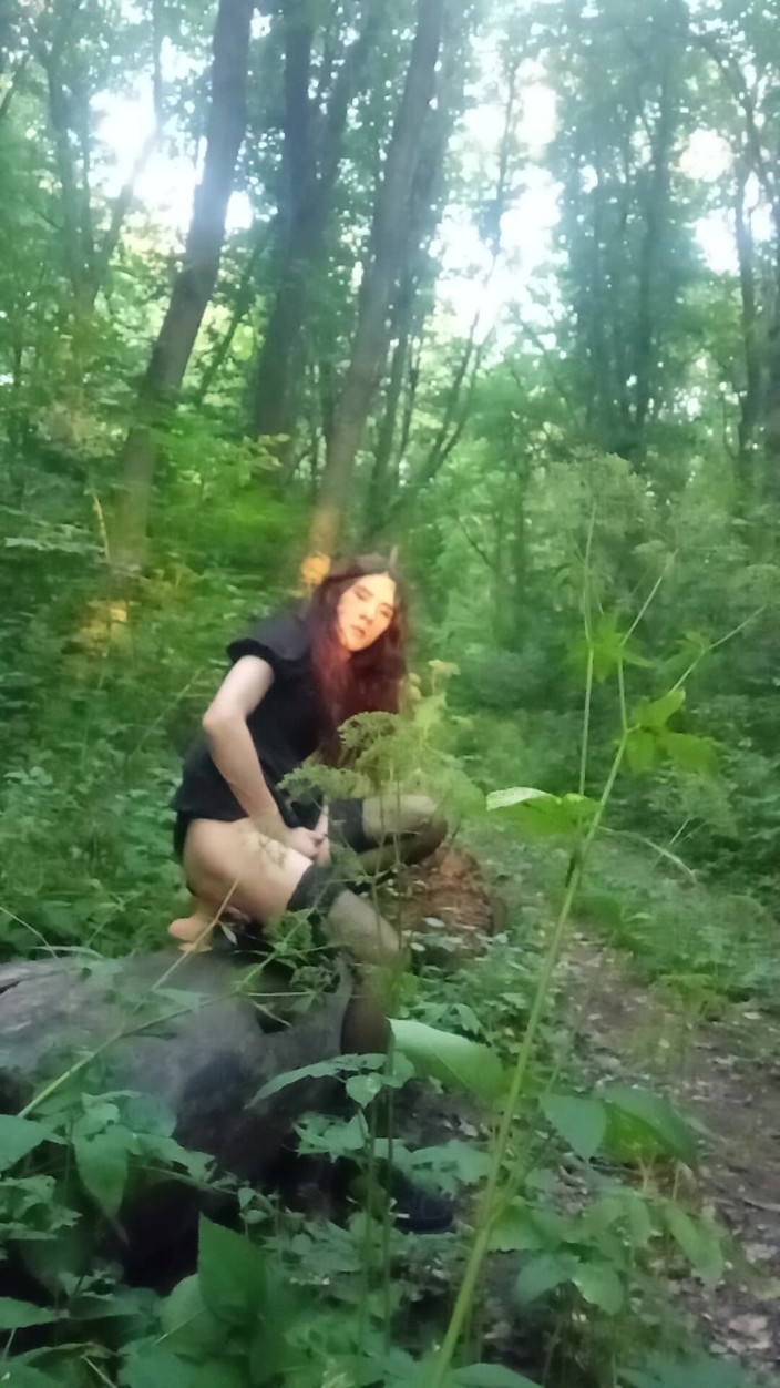 DiiVampy: Me, Dildo and the Forest
