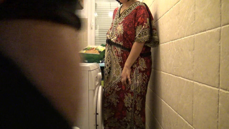 Souzan Halabi: Іранський аматорський анальний трах раком