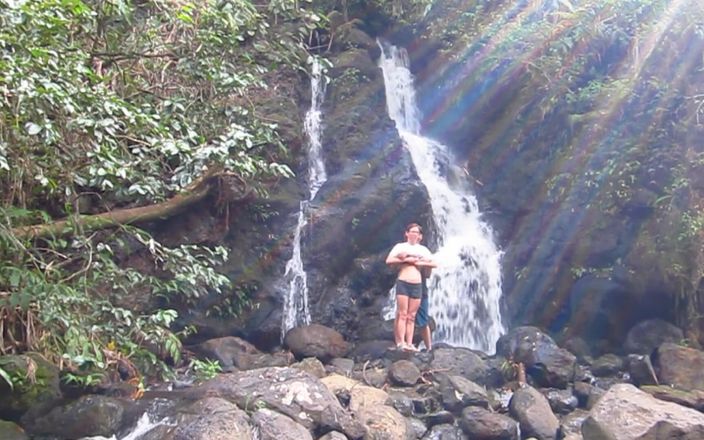 Justine Clover: Public Waterfall Blowjob