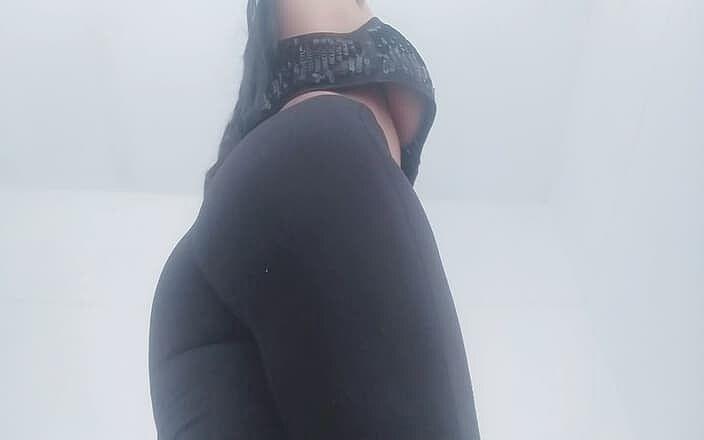 Hajarsexy: Look at my ass I'll let you cum inside I'm...