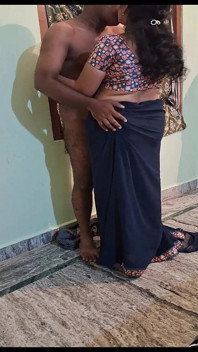 Wife in Saree Sex with Neighbour