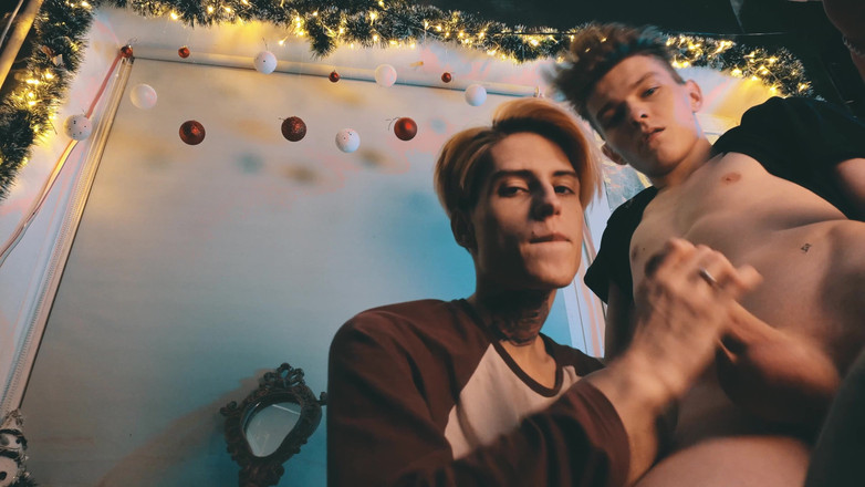 HotDogs studio: Dolce coppia di ragazzi hanno fatto sesso bollente alla vigilia...