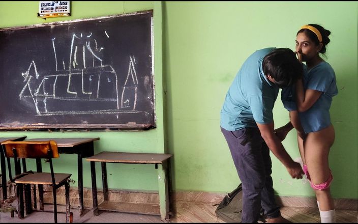 Bobbypranav: Coppie indiane fanno sesso in uniforme dopo la lezione