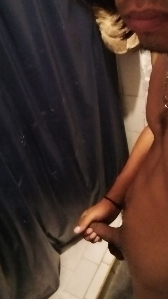 AlexAlejandro13: You Want to See Me Naked
