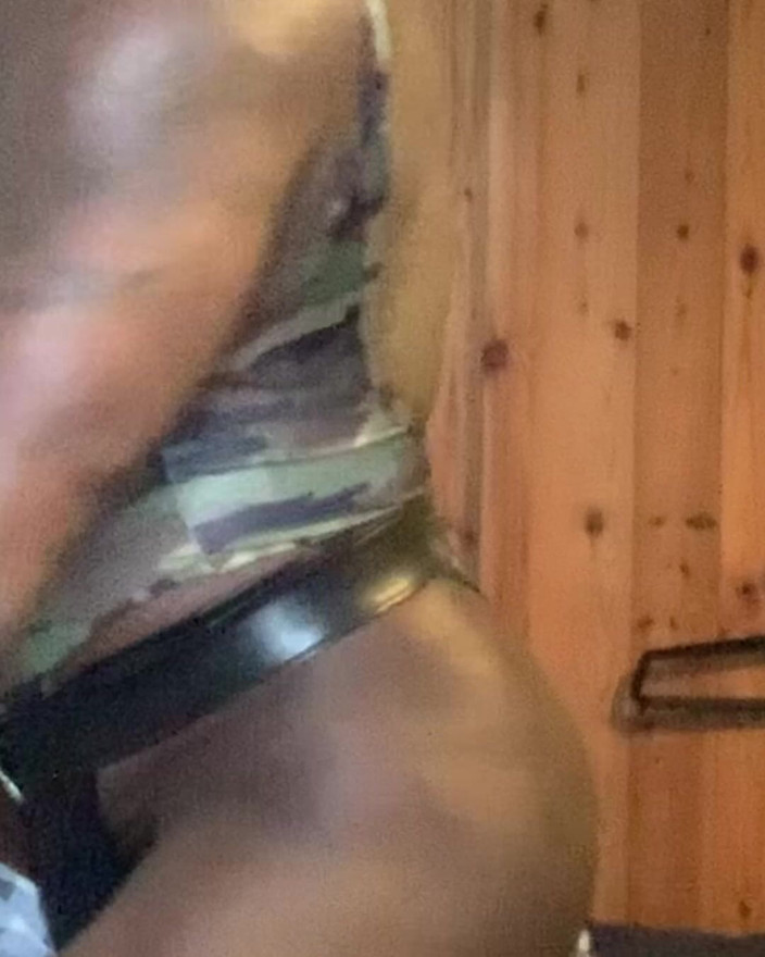 Masculine crossdresser: Singlet oberschenkel hohe stiefel transvestã¤t prostata wichsen