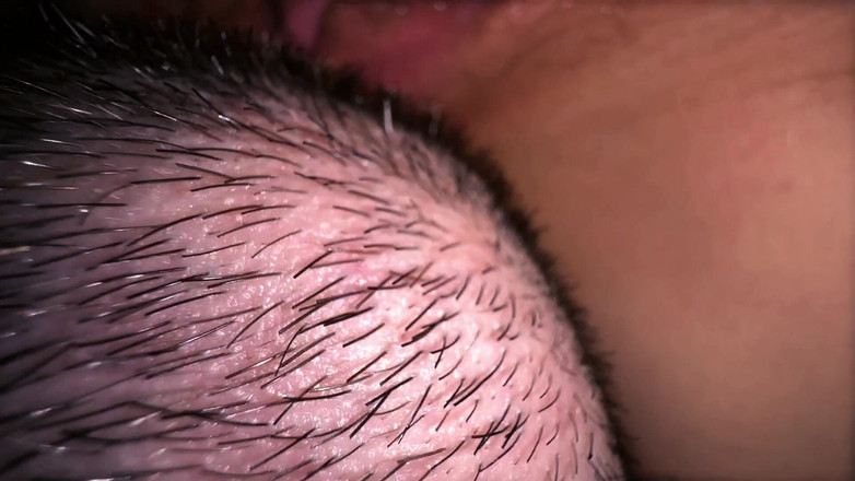 Gigi oficial: Aku pertama kali ngentot di film porno