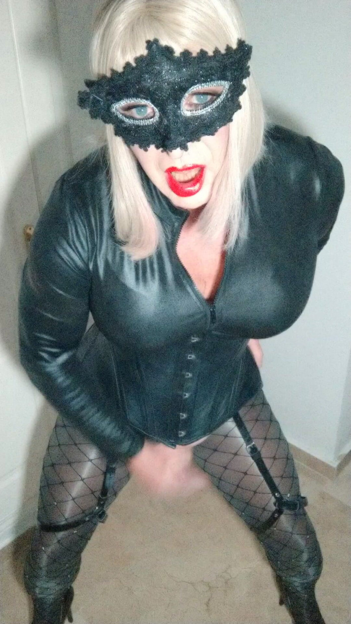 Emma Browne: Emmas Catsuit Crossdress