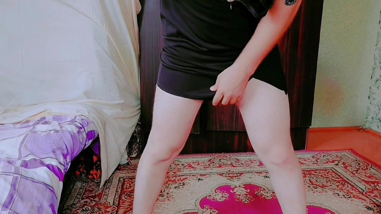 Kitty_Cross: La bella femminuccia che dà aspetti seducenti con begli occhi