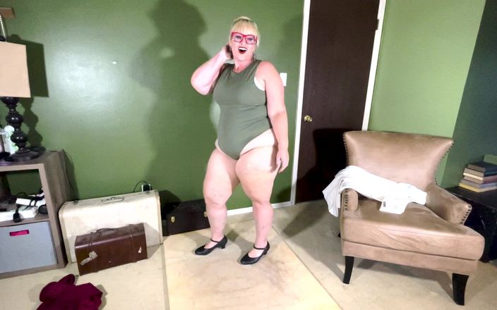 Alice Stone: BBW Latina Striptease Dancing and Jiggling Her Gorgeous Fat Body...